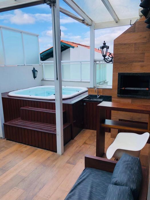 Cobertura com piscina privativa - 30m praia