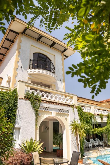 Villa Pontica