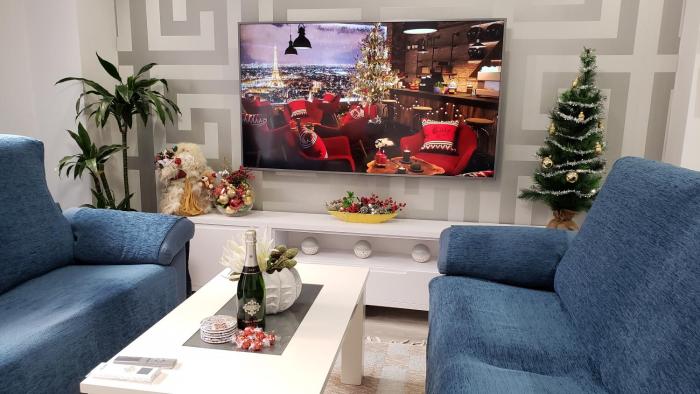 Stylish & Spacious Family Apartment Near Beach & Vibrant Historic Market