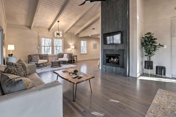 Maggie Valley ‘Creekside Chalet’ + Deck: Fish, Ski