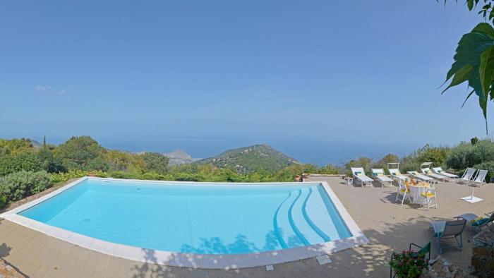 Villa vista mare con Piscina Privata a Cefalù