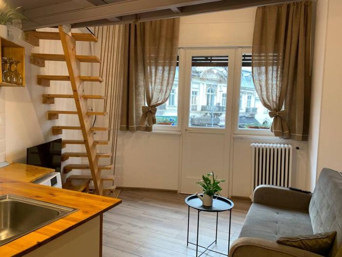 Charming 1937 #Victory Avenue