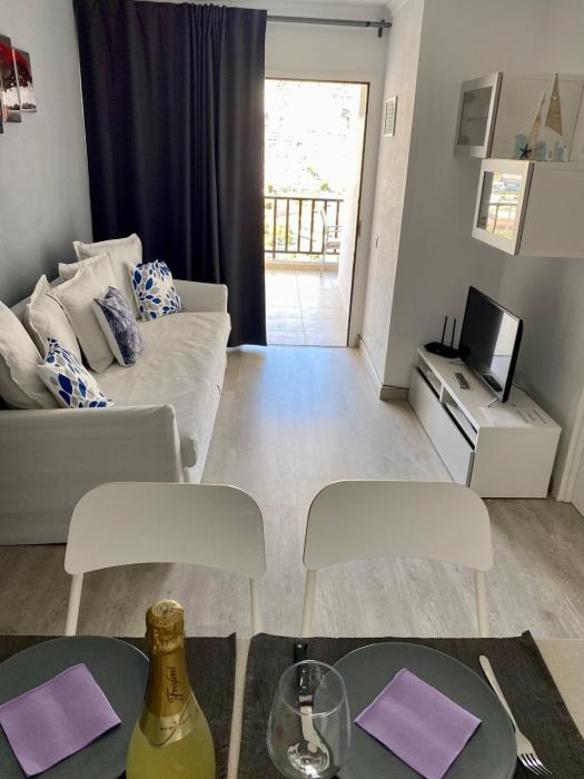 Lovely apartment seaview in Puerto Rico with heated swimming pool, free Wi-Fi and free private parking