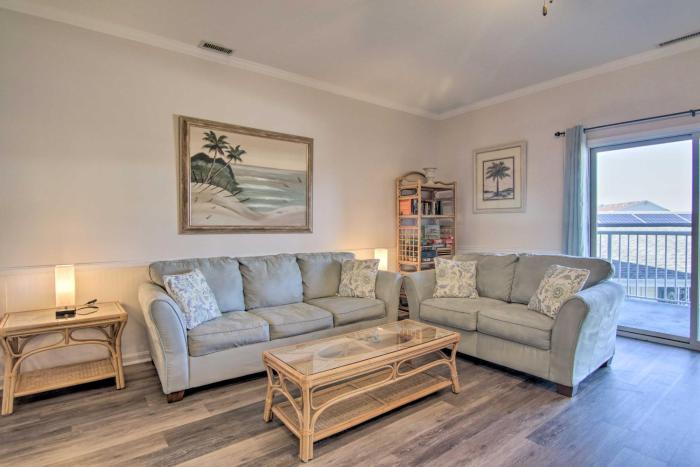 1 Mi to Beach Bayside Townhome in Ocean City!