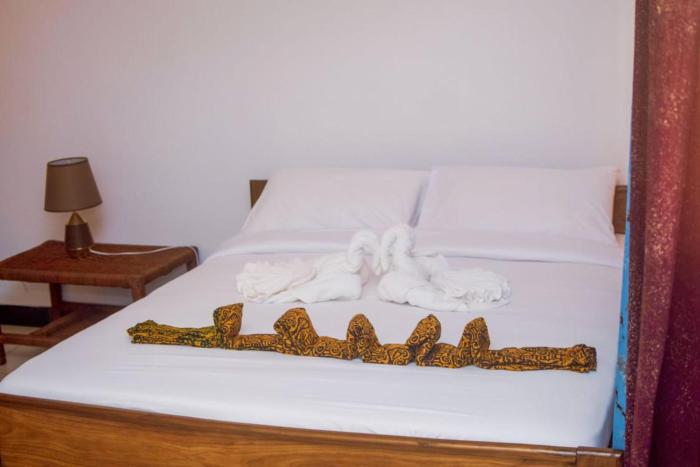 MaTemu Square - 12 Cottages Breakfast Swimming