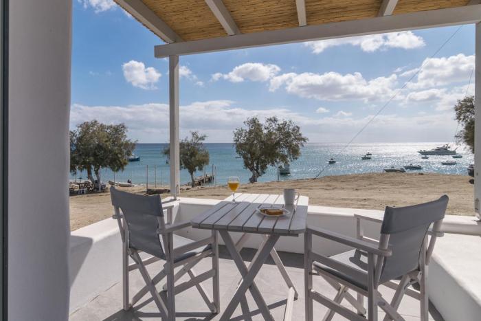 Aqua Bay Beachfront Studios Agia Kyriaki Beach, Milos