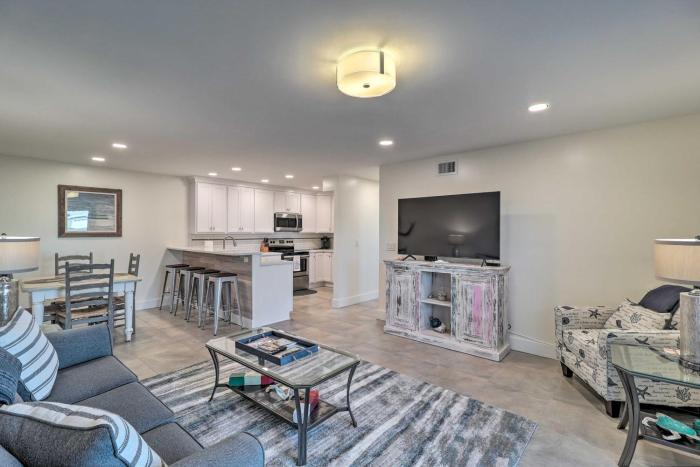 Florida Condo with Pool and Tennis Walk to Beach!