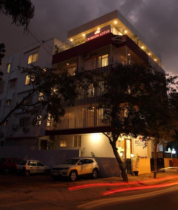Hotel Crimson Lotus