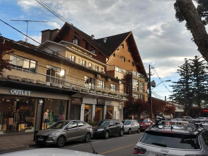 Apartamento Augusto Zatti 2 a 500m da rua Coberta