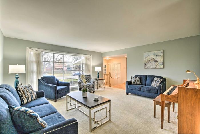 Spacious Family Glenwood Estates Home w Hot Tub!