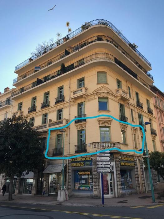 Menton vue jardins Biovès spacieux 2 pièces 52m2 en hypercentre