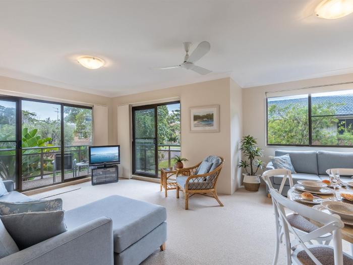 3 Victory Court 3 Columbia Cl spacious unit close to Little Beach