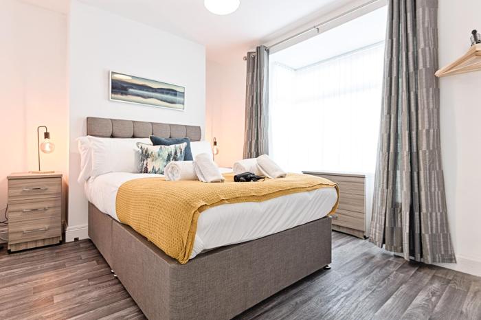 4-Bed - 2 Bath - Off-Road parking - Ideal for Contractors