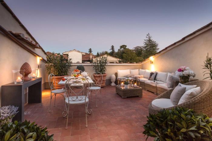 Casa Laura, UNWIND YOURSELF ON A LUXURY TERRACE IN LUCCA TOWN