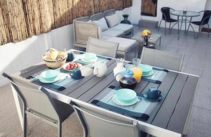 Central Olhão Home - Private Spacious Sunlit Patio