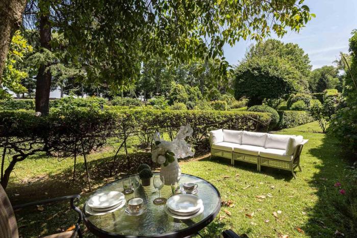 Casa Beatrice, an Apartment with Private Garden inside the Walls of Lucca