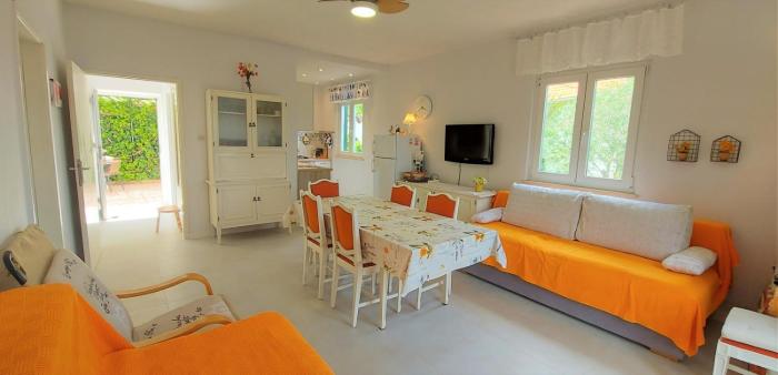 Apartment in Slatine with sea view, terrace, WiFi (4785-1)