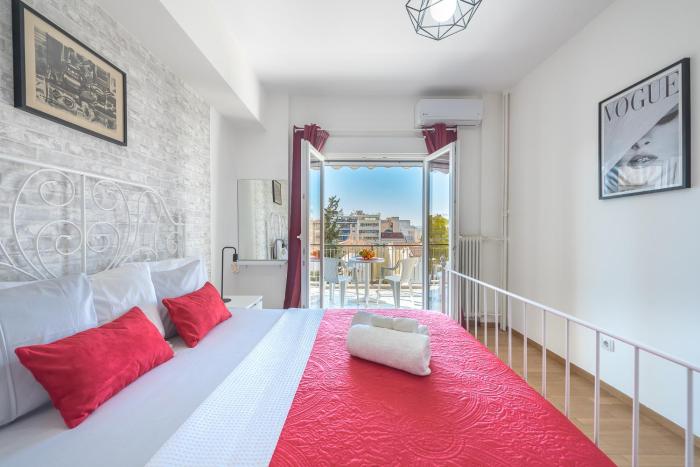 Superb Acropolis view 3bd apt in historical center