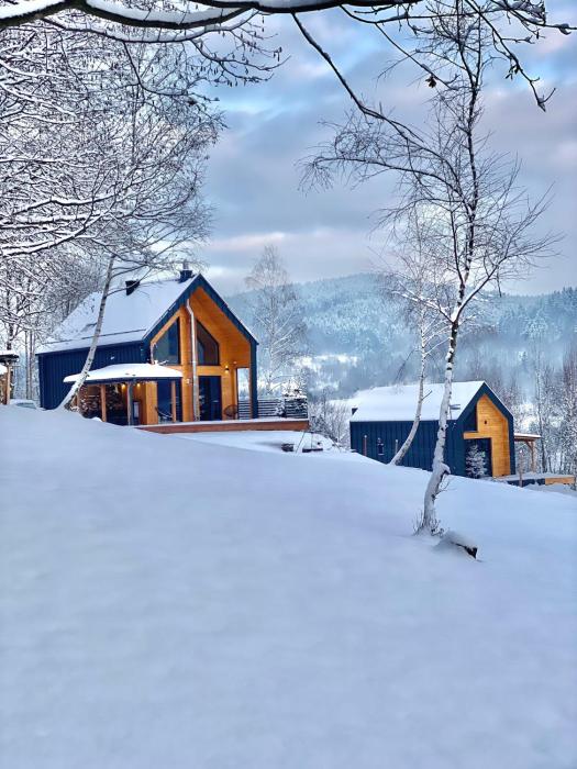 Czill-Lokum- klimatyczna chata w Beskidach z balią i sauną