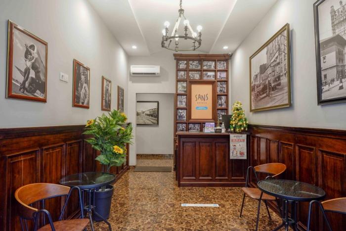 Sans Hotel Empress Simpang Lima