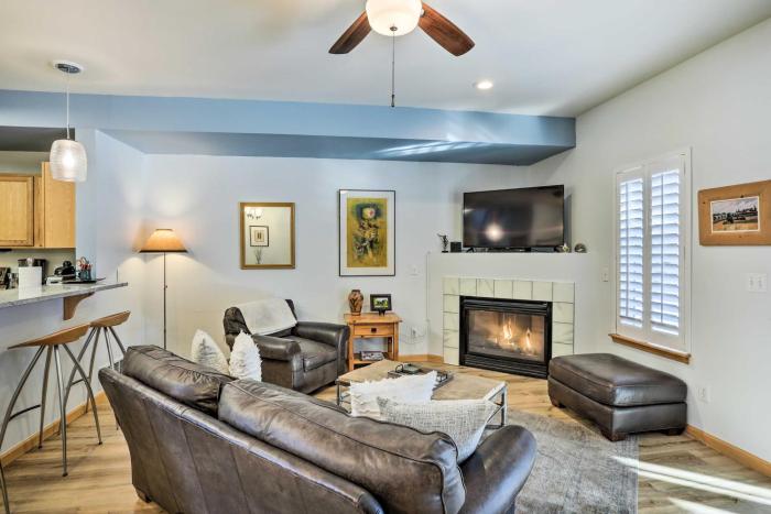 Cozy Vail Valley Townhome - Walk to Riverwalk!