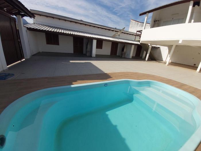 0006.02 - Maranduba - Chalé - 1 Dorm - 5 Pess - 3 Quadras Do Mar - Piscina Coletiva - WIFI