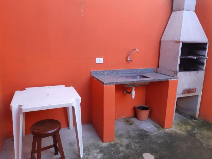 0001.11 - Maranduba - Kitnet Térreo - 4 Pessoas - 2 Quadras Do Mar - Piscina - Wi-Fi - Ar Condicionado