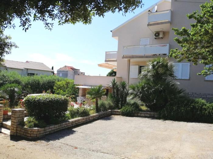 Apartment Ljubica with nice garden