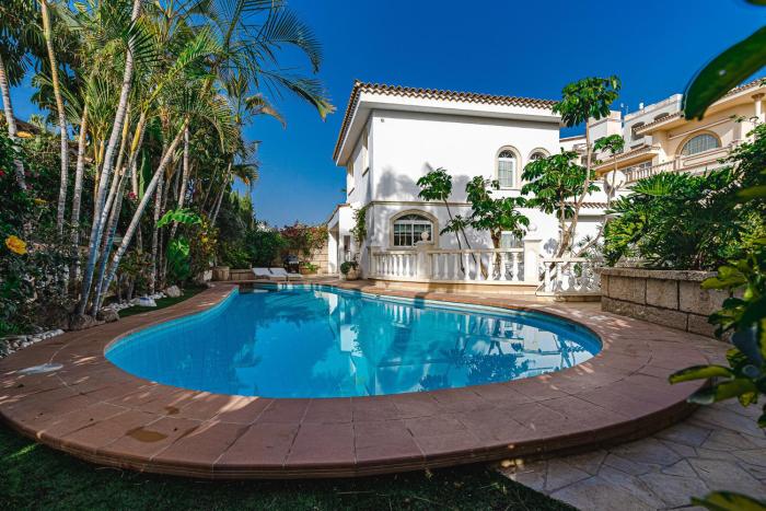 Luxury villa El Duque