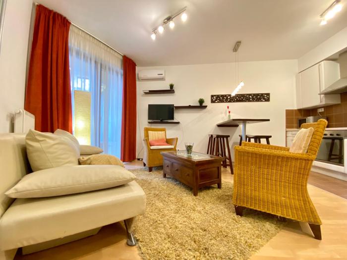 Downtown Vibe-Király I apts w private balcony