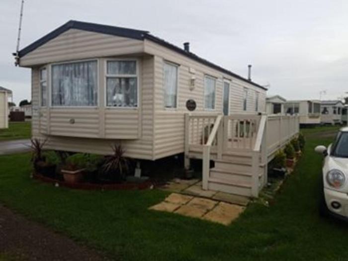 Caravan - Sleeps 8 - Pets Ok - Parking - Site Pool