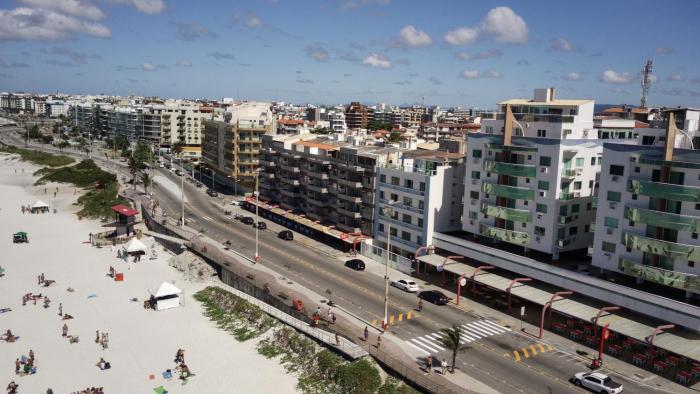 Duplex na orla da praia do forte, banheira e Wi-Fi