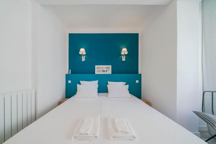 Brand new one bedroom heart of Cannes!!