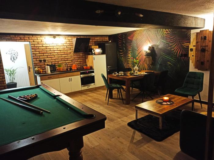 Apartamencik za lasem