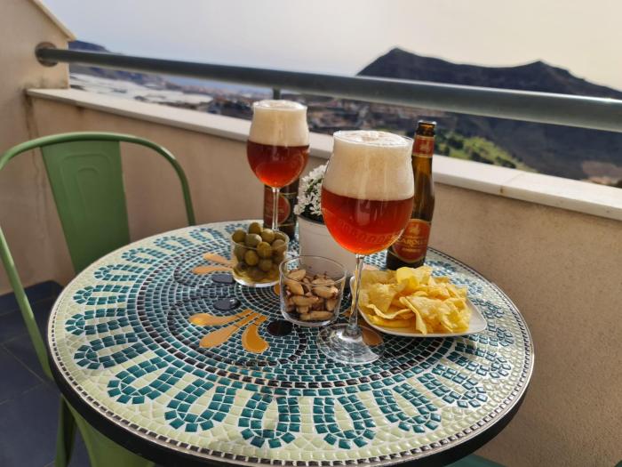 Sybarix Apartment: Precioso apartamento con vistas al golf y el mar