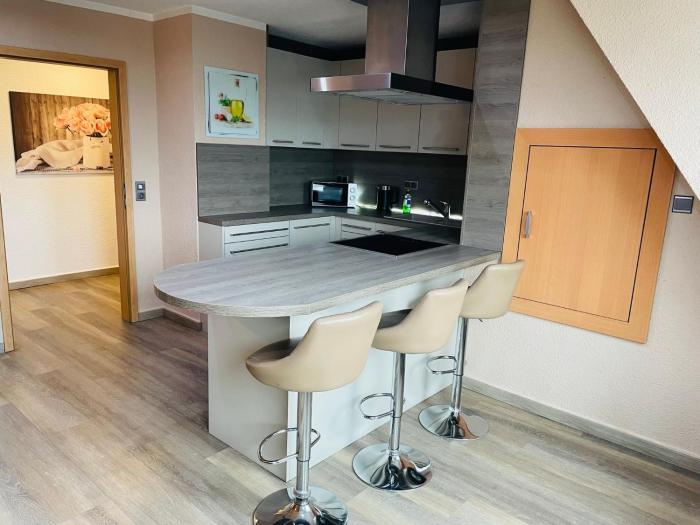 EasyStay#3 Comfort Suite Ferienwohnung in Kliniknähe mit Boxspringbett & Netflix