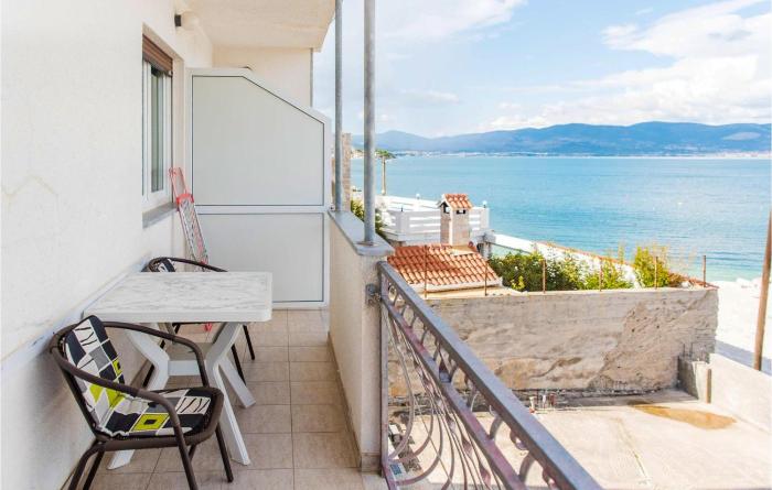 Amazing Apartment In Slatine With 1 Bedrooms And Wifi