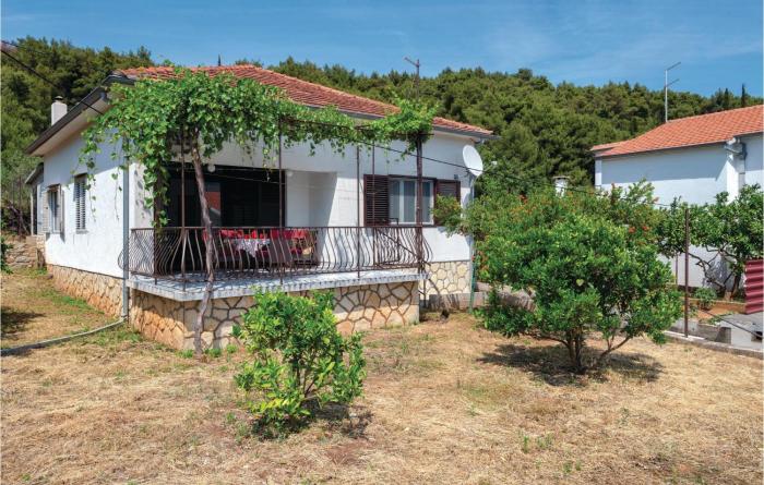 TwoBedroom Holiday Home in Jelsa