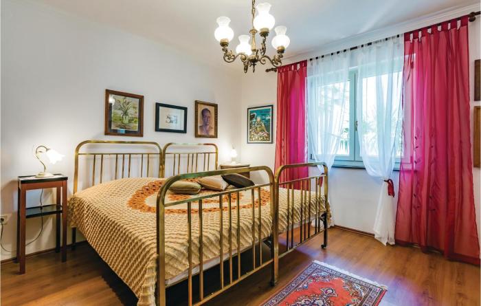 Awesome Apartment In Novigrad With 2 Bedrooms And Wifi