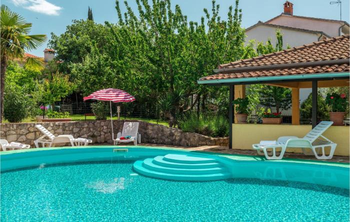 Stunning Apartment In Porec With 1 Bedrooms And Outdoor Swimming Pool