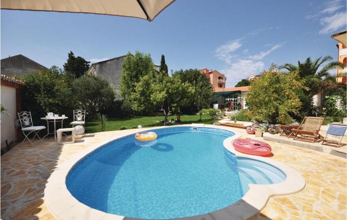 Awesome Apartment In Vodice With 3 Bedrooms, Wifi And Outdoor Swimming Pool