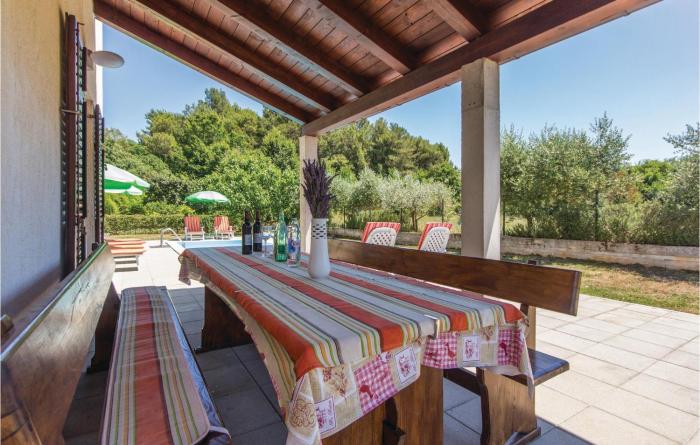 Stunning Home In Porec With 3 Bedrooms, Wifi And Outdoor Swimming Pool