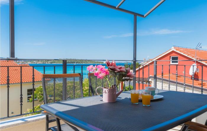 Cozy Apartment In Srima