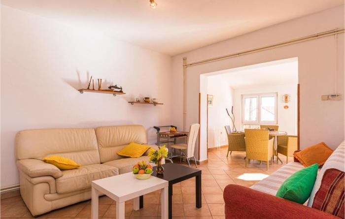 Awesome Apartment In Pula With 2 Bedrooms And Wifi