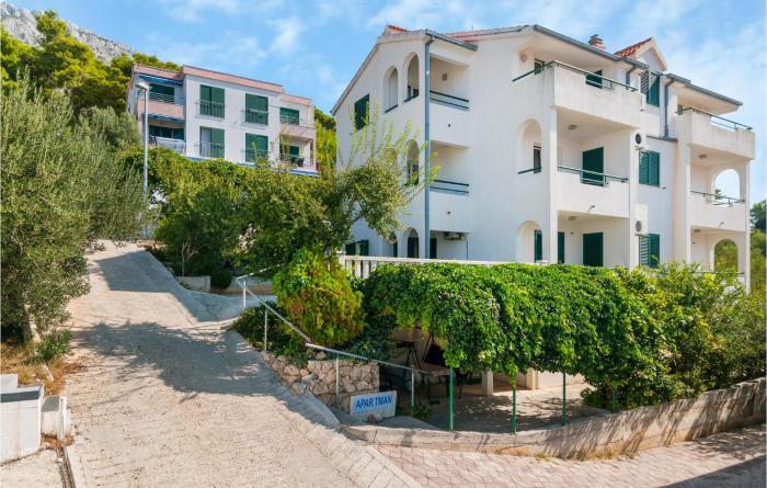 Cozy Apartment In Stanici With Wifi