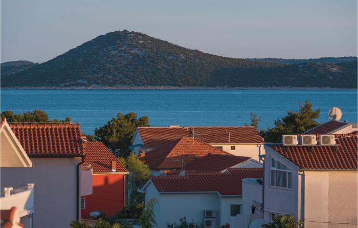 Cozy Apartment In Vodice With Kitchen