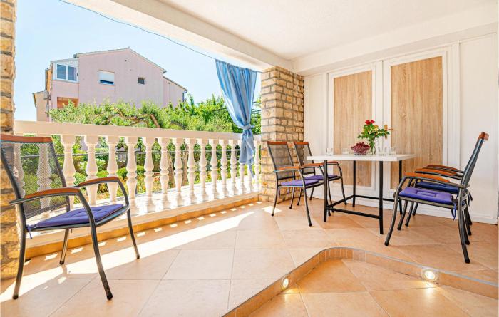 Amazing Apartment In Vodice With 2 Bedrooms And Wifi