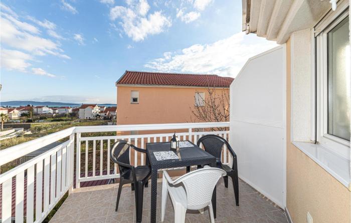 Stunning Apartment In Kastel Luksic