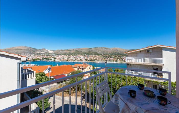 Beautiful Apartment In Trogir With 3 Bedrooms And Wifi