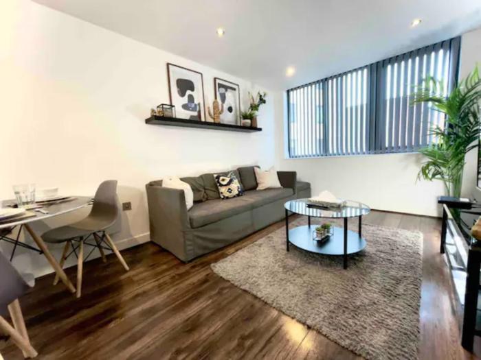 Stylish cosy apartment in city centre w Netflix